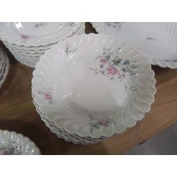 ENS DE VAISSELLE HAVILAND FLEURI 