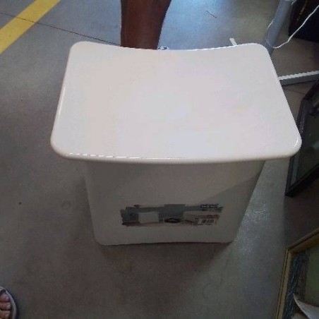 TABOURET PANIER A LINGE WENKO
