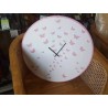 PENDULE METAL BLANC ROSE DECOR PAPILLONS ETAT OK
