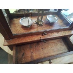 BALANCE ANCIENNE PHARMACIE VITRINE + POIDS