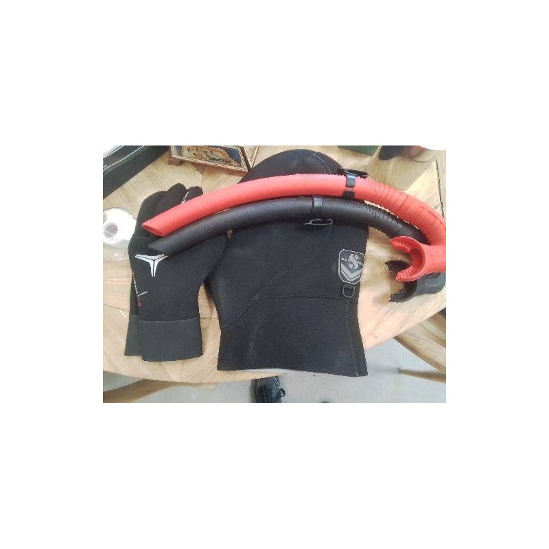 LOT PLONGÉE 2 TUBAS CAGOULE SCUBAPRO GANTS MARES