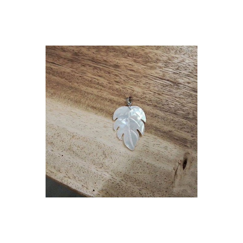 PENDENTIF NACRE FEUILLE 