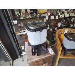 DISTRIBUTEUR NOURRITURE POISSONS 