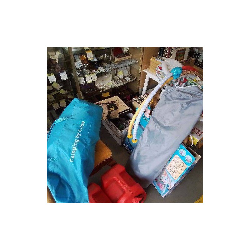 PARC AIR DE JEU ENFANT GRIS 200 X 200 2 SACS EN MAGASIN 1 BLEU 1GRIS