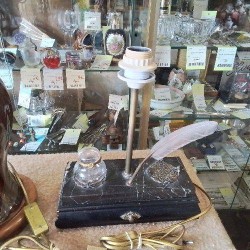 LAMPE ANCIENNE SOCLE MARBRE ECRITOIRE A TIROIR AVEC ENCRIER PLUME