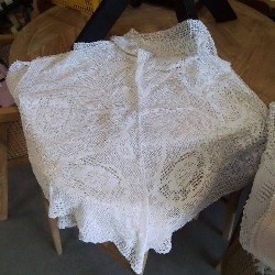 NAPPE A THÉ HEXAGONALE CROCHET BLC 110X110 ENV