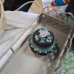 POT CLOISONNÉ AVEC COUVERCLE NOIR PM 