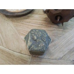 BOITE PM HEXAGONALE BRONZE PROFIL FEMME