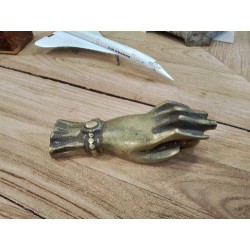 MAIN PRESSE PAPIER BRONZE LAITON