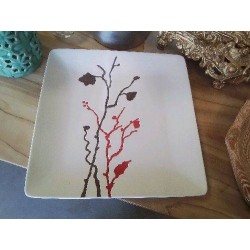 ASSIETTE CARRE DECOR ROUGE NOIR
