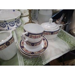 SERVICE A THE PORCELAINE TCHEKOSLOVAQUE BLANC JAUNE BLEU FLEUR ROSE