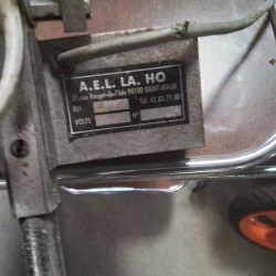LAMPE INDUSTRIELLE EN L’ETAT LOUPE 