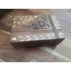 BOITE BOIS SCULPTEE FLEURS