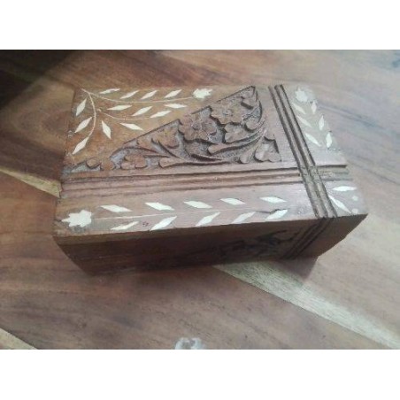 BOITE BOIS SCULPTEE FLEURS