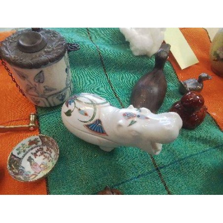 BOITE HIPPOPOTAME PORCELAINE EGYPTE ÉLISABETH ARDEN 