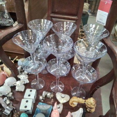 LOT 6 VERRES CONIQUES PVC