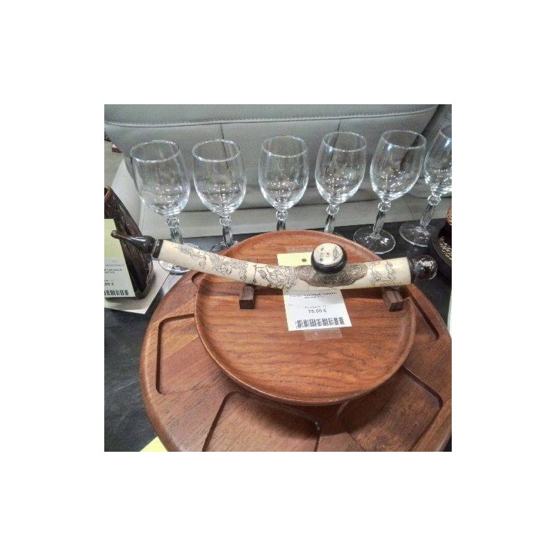 PIPE RESINE SUR SOCLE