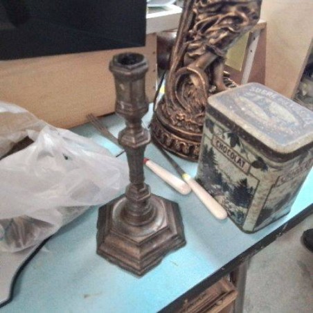 BOUGEOIR ANCIEN METAL ENVLETAT