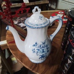 CAFETIÈRE LALLIN À MOUSTIERS 