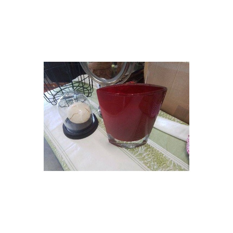 VASE ROUGE 