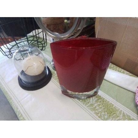 VASE ROUGE 