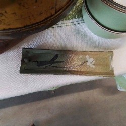 PORTE ENCENS VERT FLEURS