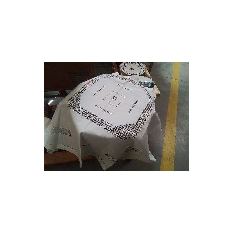 CARRE ANC BRODE AJOURE