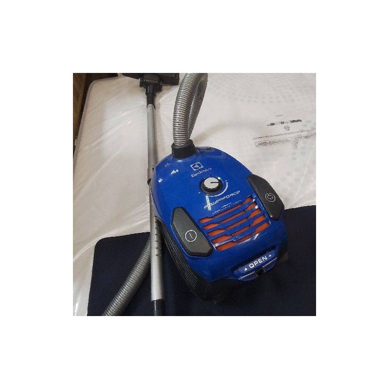 ASPIRATEUR ELECTROLUX + ACC