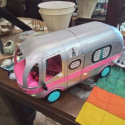 BUS POUPÉE LOL 