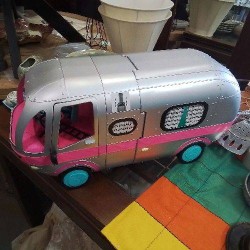 BUS POUPÉE LOL 