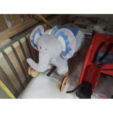 ÉLÉPHANT À BASCULE OU ROULETTES 