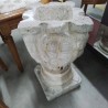 POT PIERRE SUR SOCLE MM