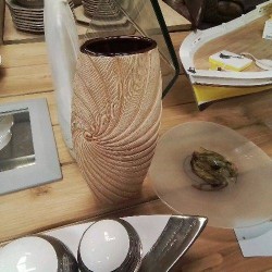 VASE PLAT BEIGE SPIRALE 