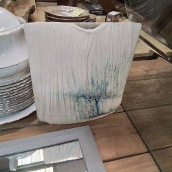 VASE PLAT BLC VAGUE