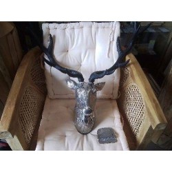 TETE METAL CERF + PLAQUE EN ACC