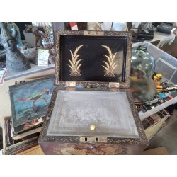 BOITE A THE ANCIENNE LAQUEE AVEC COUVERCLE METAL