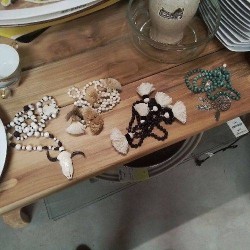 COLLIER PIERRES DÉCO 