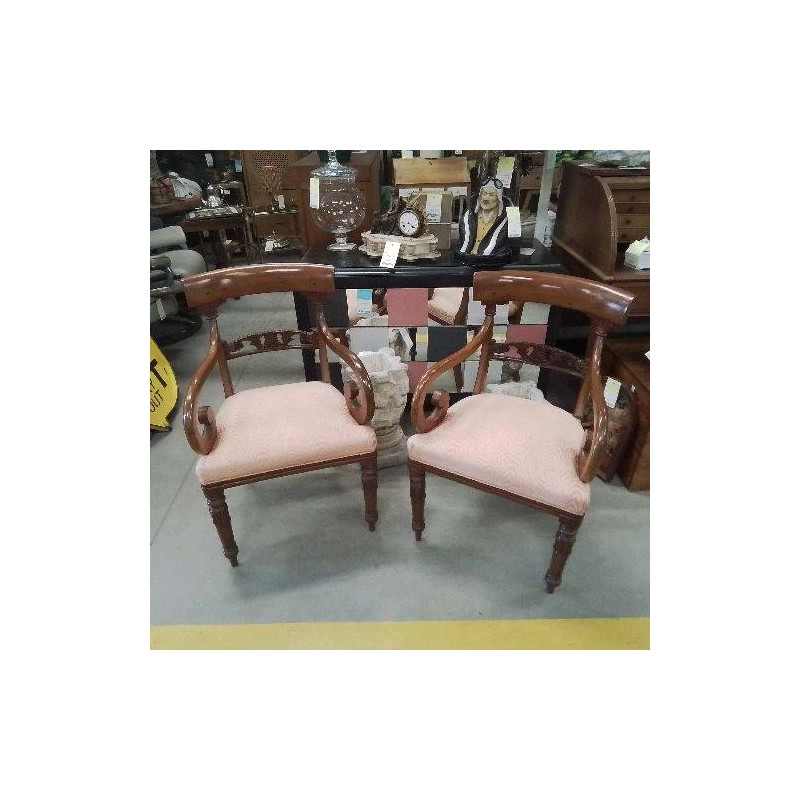 FAUTEUIL ANCIEN MASSIF ASSISE CAPITONNEE SAUMON ECRU