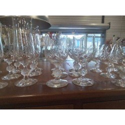 LOT 6 VERRES A VIN CRISTAL CISELÉ 