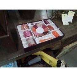 LOT 6 TASSES COFFRET MAUVE ORANGE FLEURS