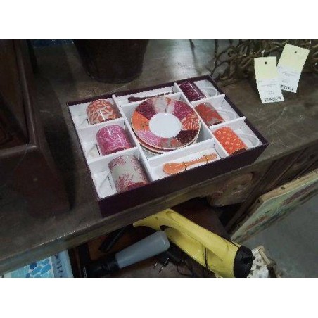 LOT 6 TASSES COFFRET MAUVE ORANGE FLEURS