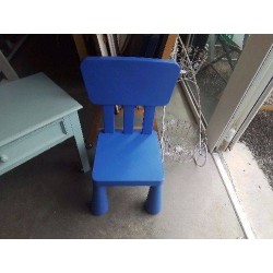 CHAISE ENFANT IKEA BLEU
