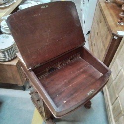 BUREAU ANC DAVENPORT+CLE B6 + ROULETTES 