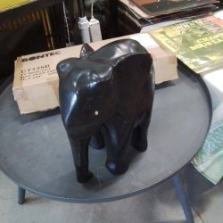 ÉLÉPHANT BOIS NOIR