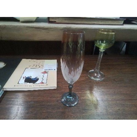 LOT 5 FLUTES IRISE CYGNE
