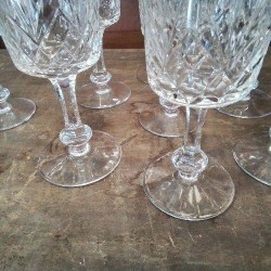 LOT VERRES CRISTAL PIEDS FACETTES 