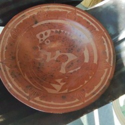 PLAT CREUX TERRE CUITE GM DECOR POISSON EN LETAT