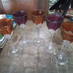 VERRE COULEUR BACCARAT PIED FACETTES 
