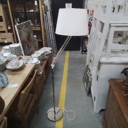 LAMPADAIRE CHROME BLANC ARTICULÉ 