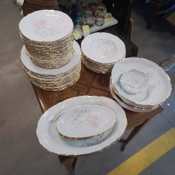 SERVICE LIMOGES 58 PCES DÉCOR FLEURS LISERET DORÉ 